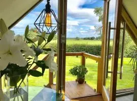 The View, Countryside Retreat with private hot tub, Cheshire