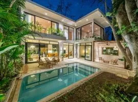 FeeelsV2 - Soak, Sunbathe, Unwind - Dreamy Villa with Private Pool