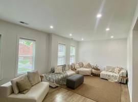 condo at Humboldt，位于波士顿的酒店