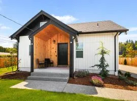 Puyallup Hous I Walk to farm 12 and Fika Coffee Shop