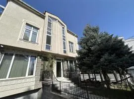 Peaceful apartment with yard and parking