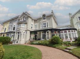 Ismay Billiard Room Apartment - Titanic Interest，位于克罗斯比的酒店