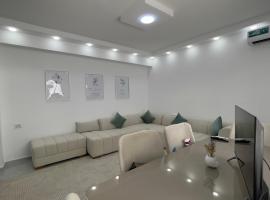 Cozy private home, 15 min to beach，位于比塞大的酒店