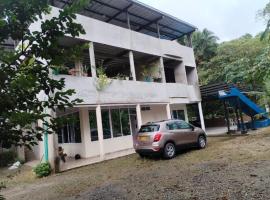 Hotel Tari，位于莫科阿的宠物友好酒店