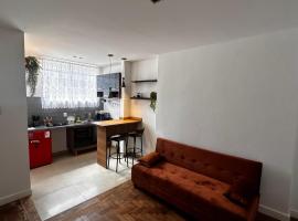 Conforto próximo a tudo，位于彼得罗波利斯的酒店