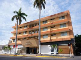 Hotel America Centro，位于洛斯莫奇斯谷堡联邦国际机场 - LMM附近的酒店