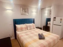Deluxe Queen Studio