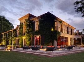 La Jasso Hôtel, Maison de Famille，位于卡尔卡松卡尔卡松机场 - CCF附近的酒店