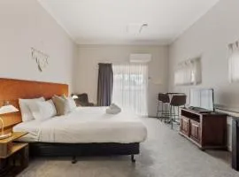 Siana Studio - NEW listing
