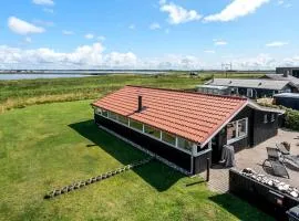 Amazing Home In Vinderup With Wifi