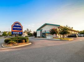 Howard Johnson by Wyndham Columbus Fort Moore，位于哥伦布哥伦布大都市机场 - CSG附近的酒店