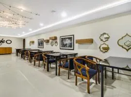 Hotel O D Suites