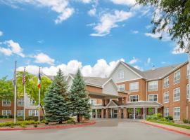 Country Inn & Suites by Radisson, Des Moines West, IA，位于克莱夫的酒店