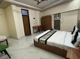 Classic Harmony Inn - 2 Min Walk From Hazrat Nizamuddin