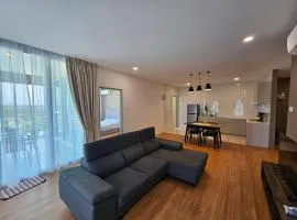 Lovely Opposite Kuching Airport - 2BR 4 PAX