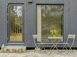 Newly Built Tiny House In Djursland，位于伦德的酒店