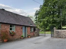Honeysuckle Cottage - Uk4177