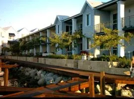 Waterfront Hideaway with Pool, Spa & BBQ Area