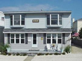 Oceanside Ship Bottom Large Yard Beach Badges Deck Wifi Only 4Th From The Beach! Only 4Th From The Beach! Ocean Single Family In Ship Bottom，位于希普博特姆的酒店