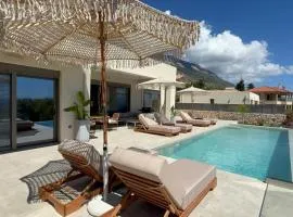 Thalassasense villa lourdata