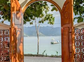 RATU Village - Luxury Apartement & Beachfront Villa Gili Air，位于吉利阿尔的酒店