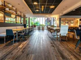 兰斯中心诺富特套房酒店
