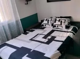 Studio Dreux Résidence privée Netflix et lit bébé