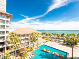 Welcome World Beachfront Resort，位于南芭堤雅的酒店
