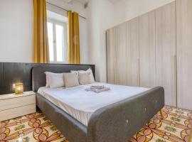 Traditional 2 bedroom house with yard SSCH1-1，位于圣朱利安斯的酒店