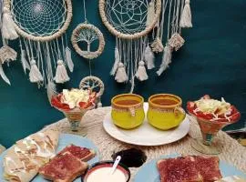 Bohemio Chic House - Alojamiento con vista al bosque a 45 minutos de Medellin en Santa Elena