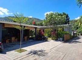 Sammy Cottage Senggigi，位于芒希的酒店