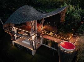 Camaya Bali - Magical Bamboo Houses，位于Selat的酒店
