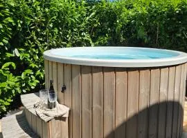 Luxe Tinyhouse Saffraan met privé hottub
