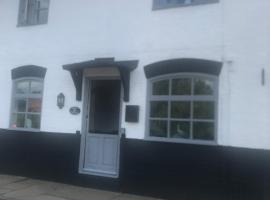 Quay Cottage River view，位于布由德利的酒店