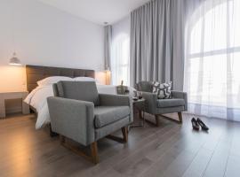 Hotel Oui GO!，位于三河城Manoir Boucher de Niverville博物馆附近的酒店