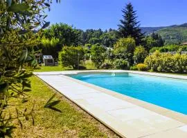 Nice Home In Jaujac With Wifi