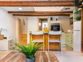 Fridays Flats Dreamy Duplex - Stylish Beach Loft