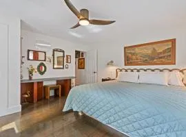 Artistically furnished Creekside House with Pond