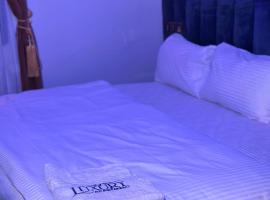 Staycon Luxury Apartments，位于阿沙巴的酒店