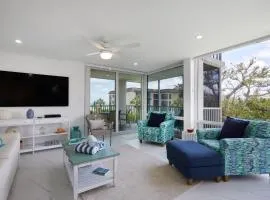 Gorgeous Island Beach Club Condo BRAND NEW