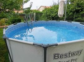La Casa di Mara con Piscina, Giardino, Parcheggio Privato a Sistiana，位于西斯蒂亚纳的酒店
