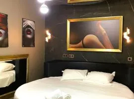 Un des sens, vue port, Sauna et Spa