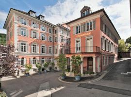 Limmathof Baden - Historisches Haus & Spa，位于巴登的带停车场的酒店