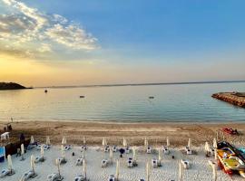 Porto Sokhna Pyramids Sea View for family，位于艾因苏赫纳的酒店