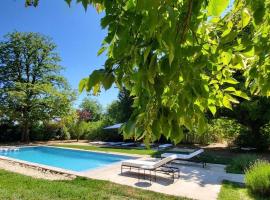 Domaine du Cedre Eternel，位于Saint-Colomb-de-Lauzun的酒店