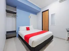 RedDoorz Plus near Radio Dalam 3