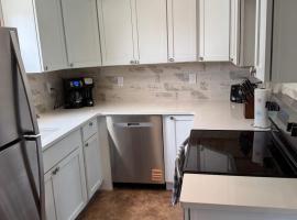 The Spruce House Family 4BR 2 Bath Great Location In Ogallala Close to Lake McConaughy，位于奥加拉拉的酒店