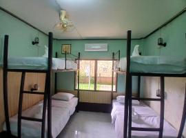 5 Minutes to slow boat pier hostel，位于Ban Khonkèo的酒店