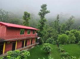 Tapovan Cascades Yogvillage Stay，位于瑞诗凯诗的酒店