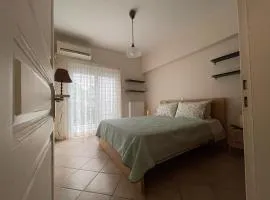 Bright&Cozy 2-Bedroom Flat in Central Athens - Walk to Metro - Quiet&Fully Equipped